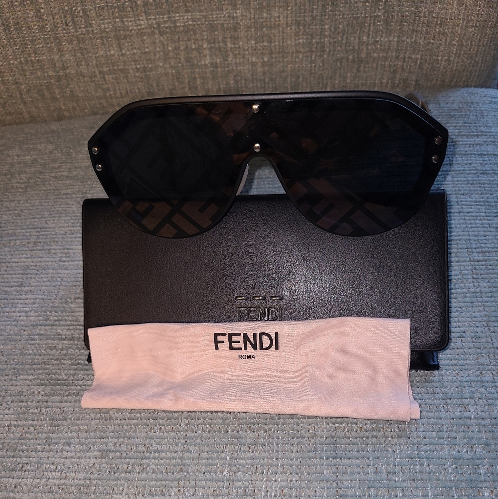 Fendi FF Shield Sunglasses